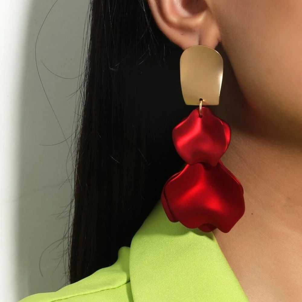 Red earrings - Picture 2 of 2